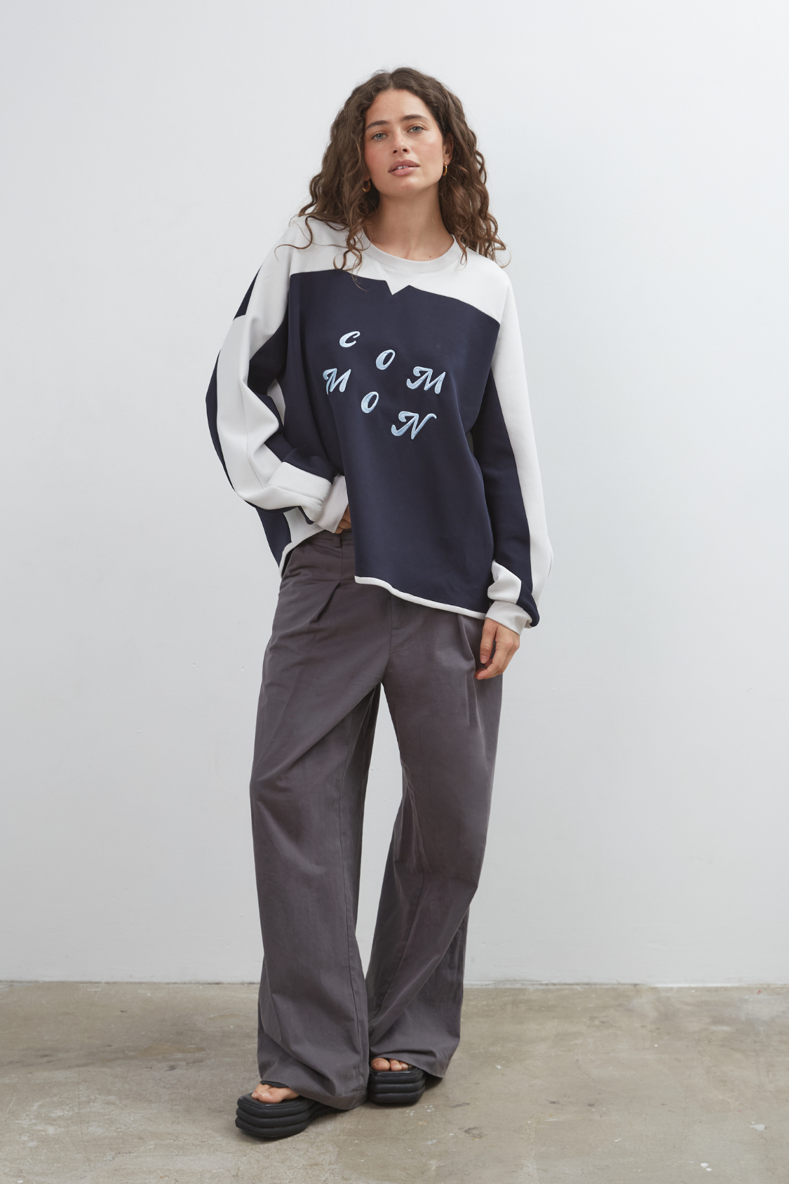 Common Sweatshirt - Navy/Sky