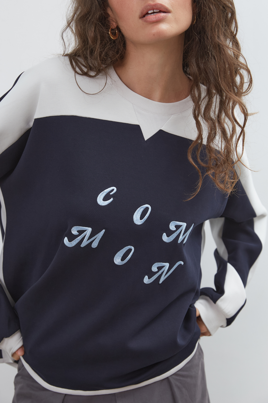 Common Sweatshirt - Navy/Sky