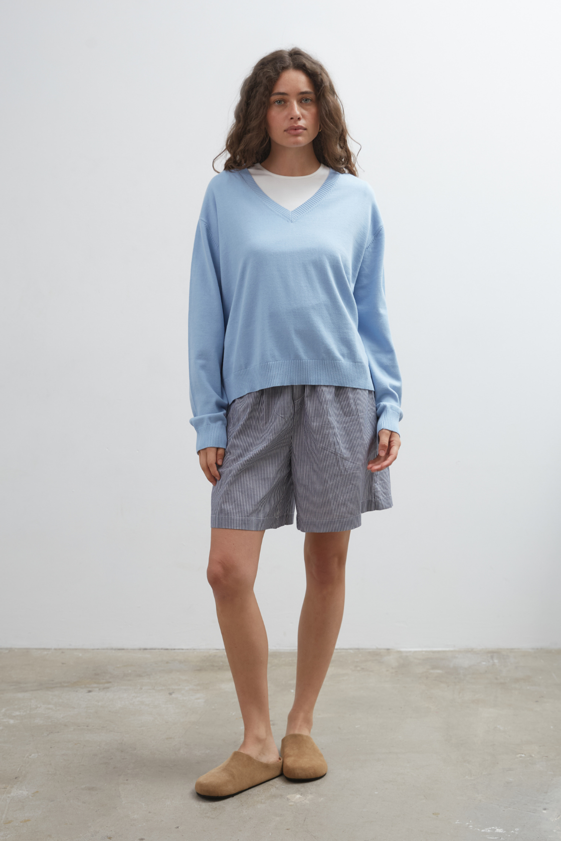 Studio Cotton V-Neck - Sky