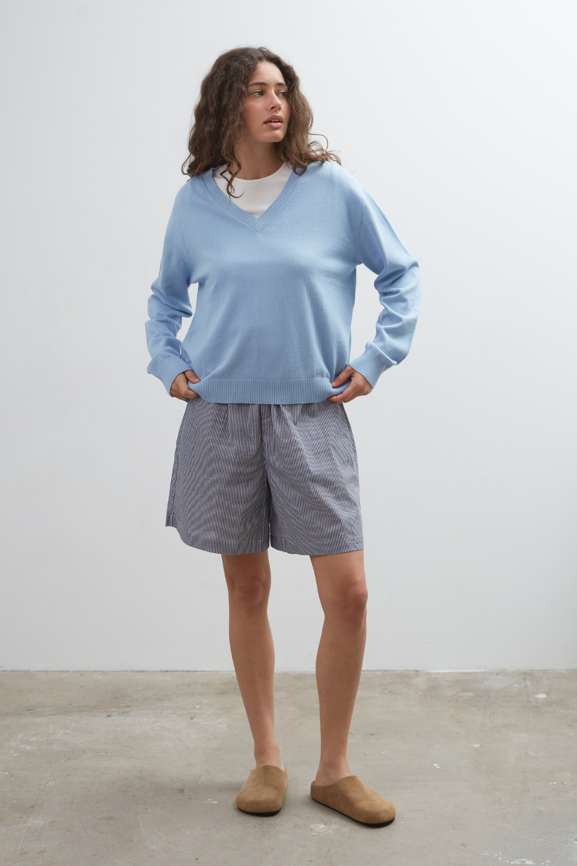 Studio Cotton V-Neck - Sky