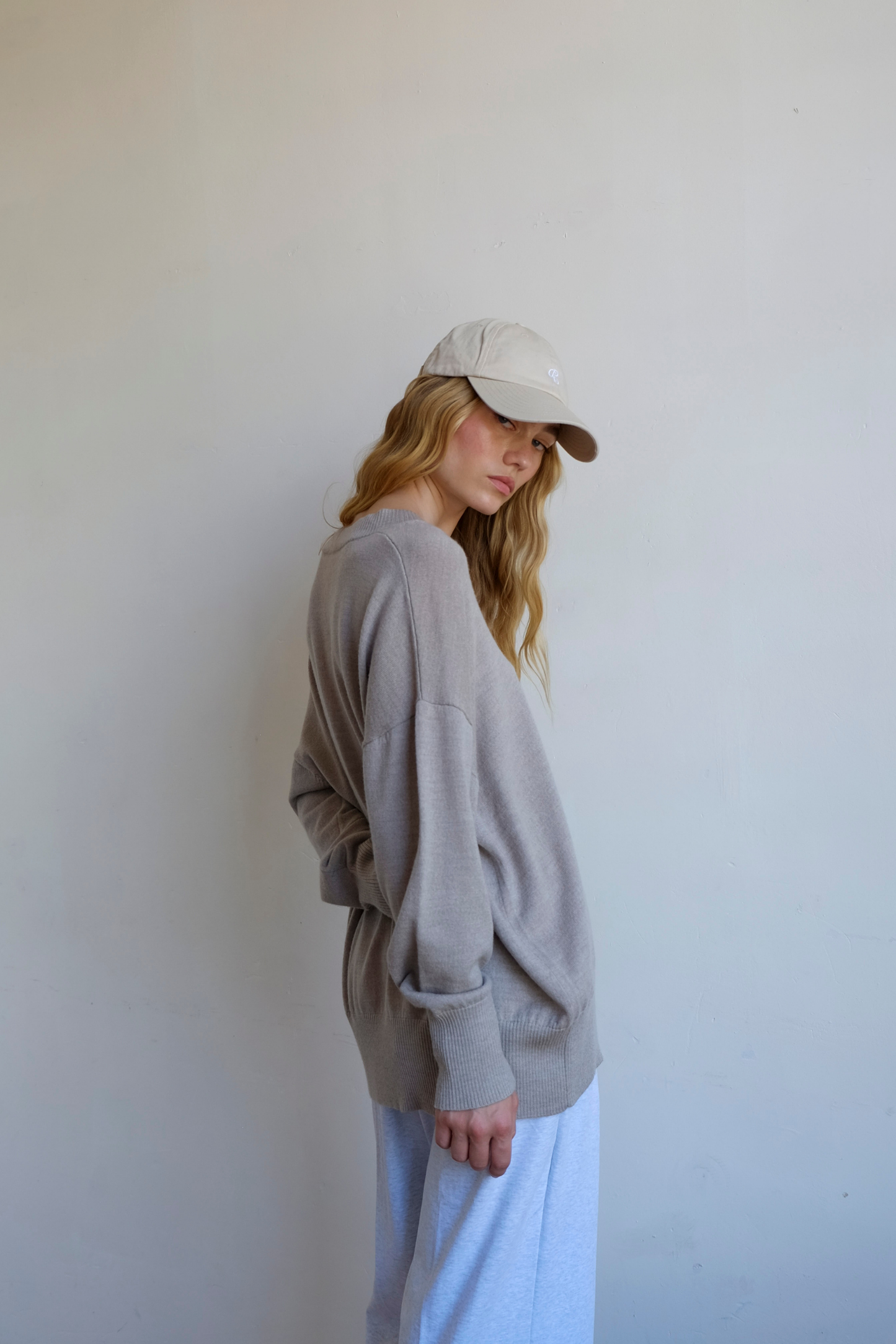 Washington Merino V-Neck - Beige