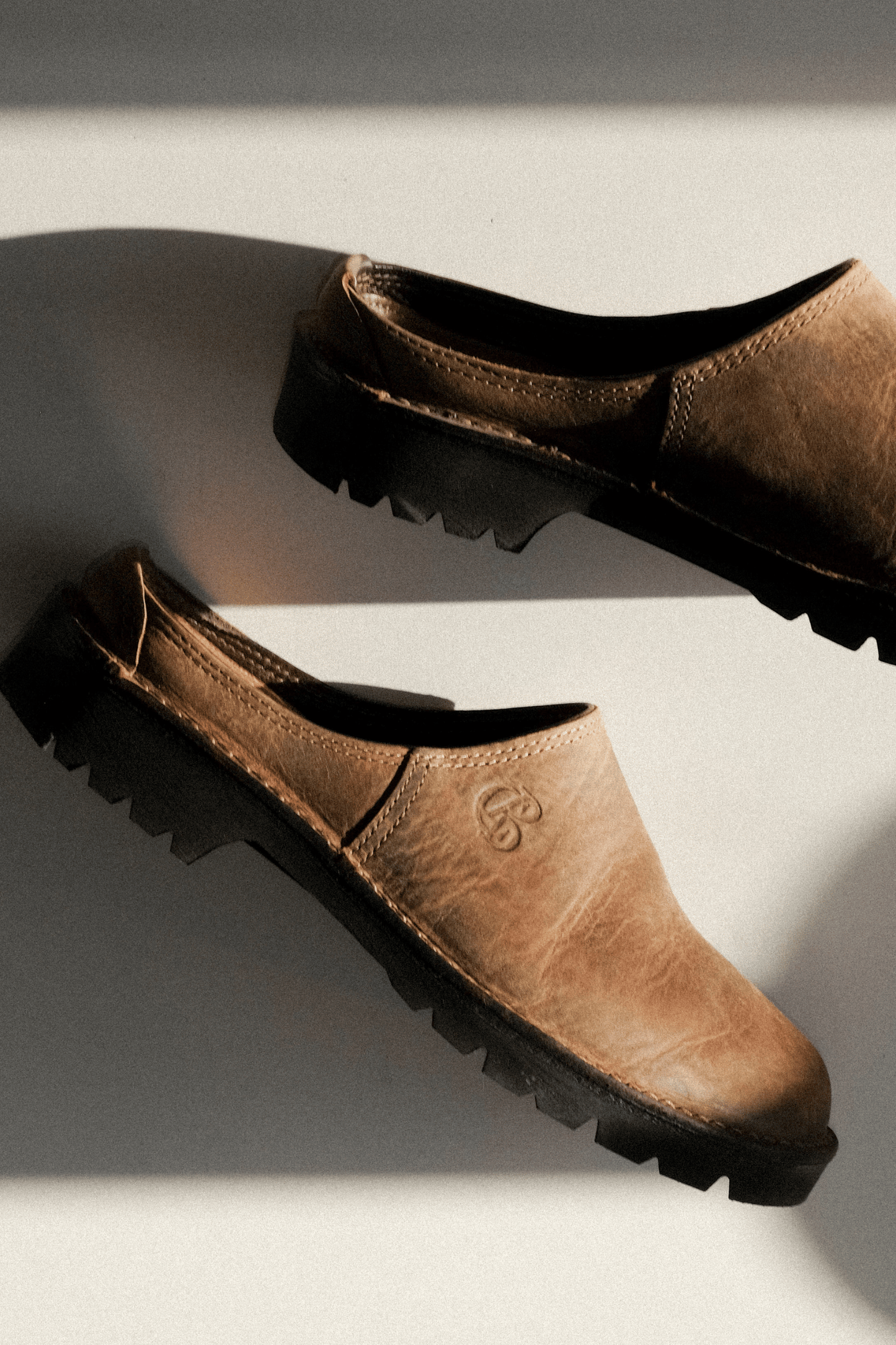 Mckinlays x Commonplace Anderson Slip On - Tobacco Patina