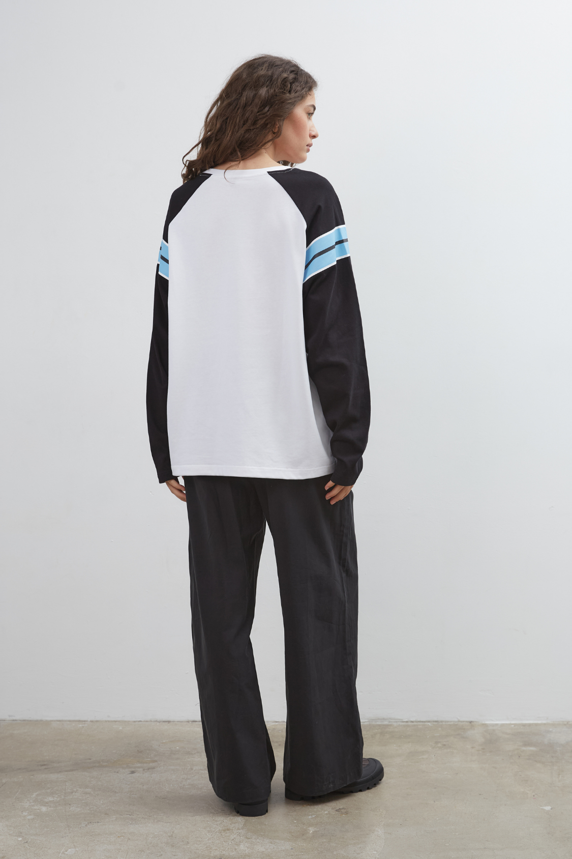 Duty Raglan L/S Tee